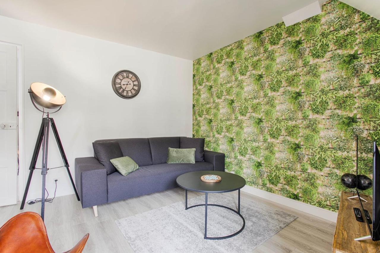 La Casa Centra Charm At Falaise'S Downtown Leilighet Falaise  Eksteriør bilde
